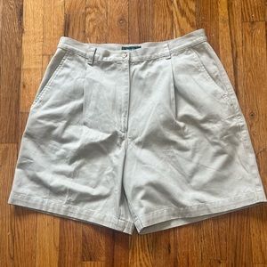 Lauren Ralph Lauren Women’s Tailored Khaki Shorts with front pleat Size 10